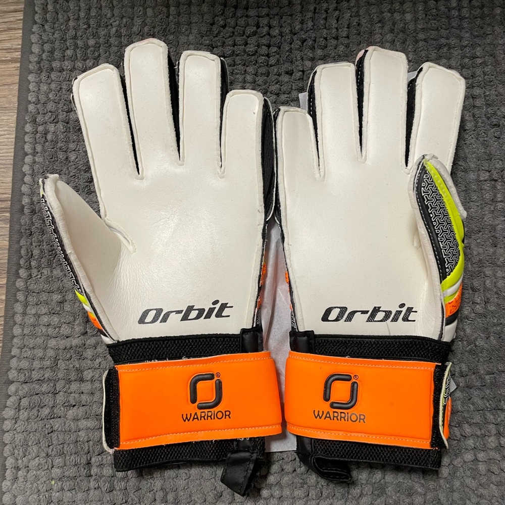 Soccer gloves